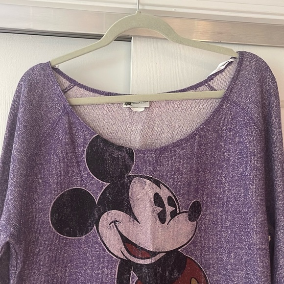 Disney lightweight sweatshirt/top - Picture 2 of 6